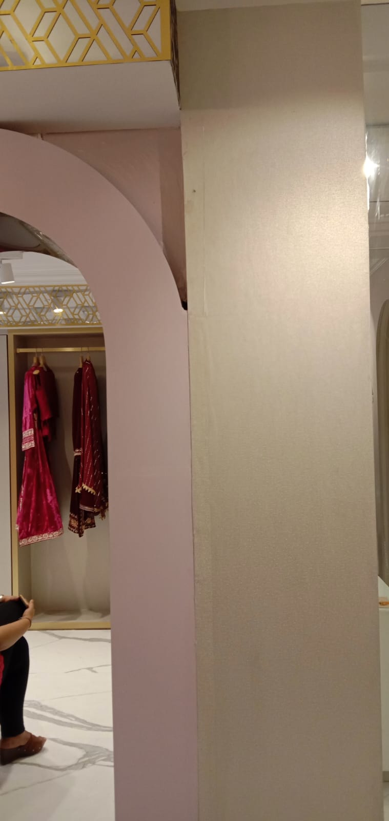 Curved Display Arches with Backlit LED Profile Trims